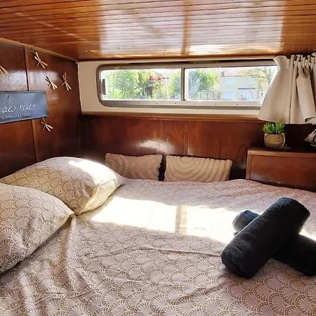 C'la Vie - Proche Fontainebleau - Bateau Botel Nemours
